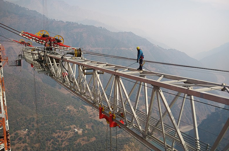 В Индии строят самый высокий железнодорожный мост