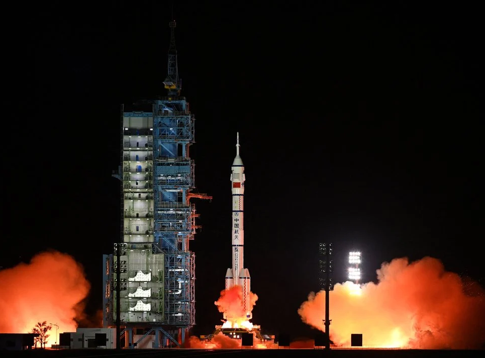 На китайскую космическую станцию отправлен новый экипаж