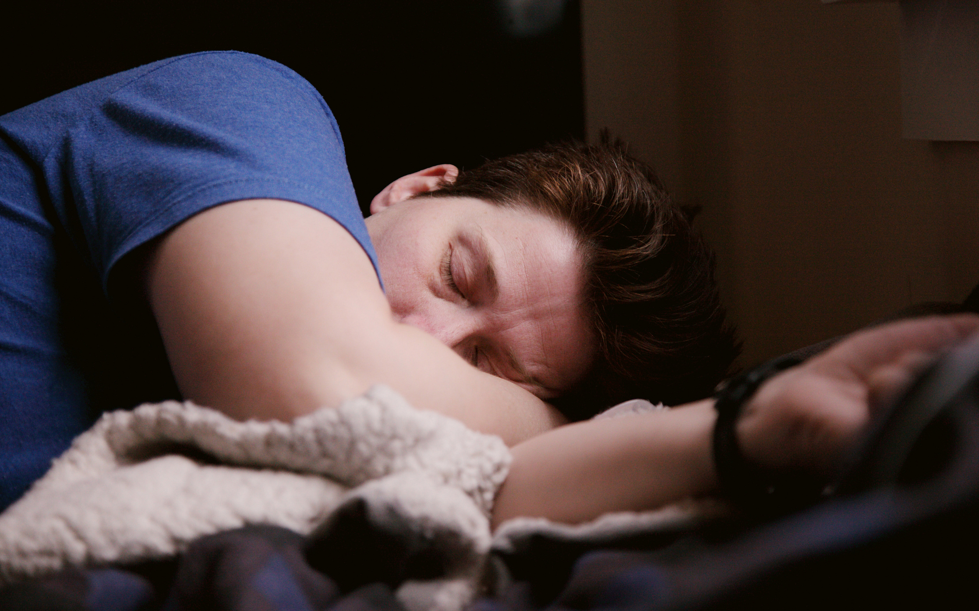 Ученые выяснили, сколько часов сна в сутки можно считать здоровым