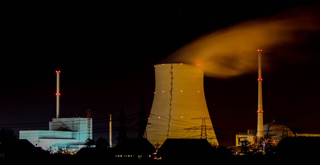 Германия отметила закрытие две оставшиеся атомные электростанции