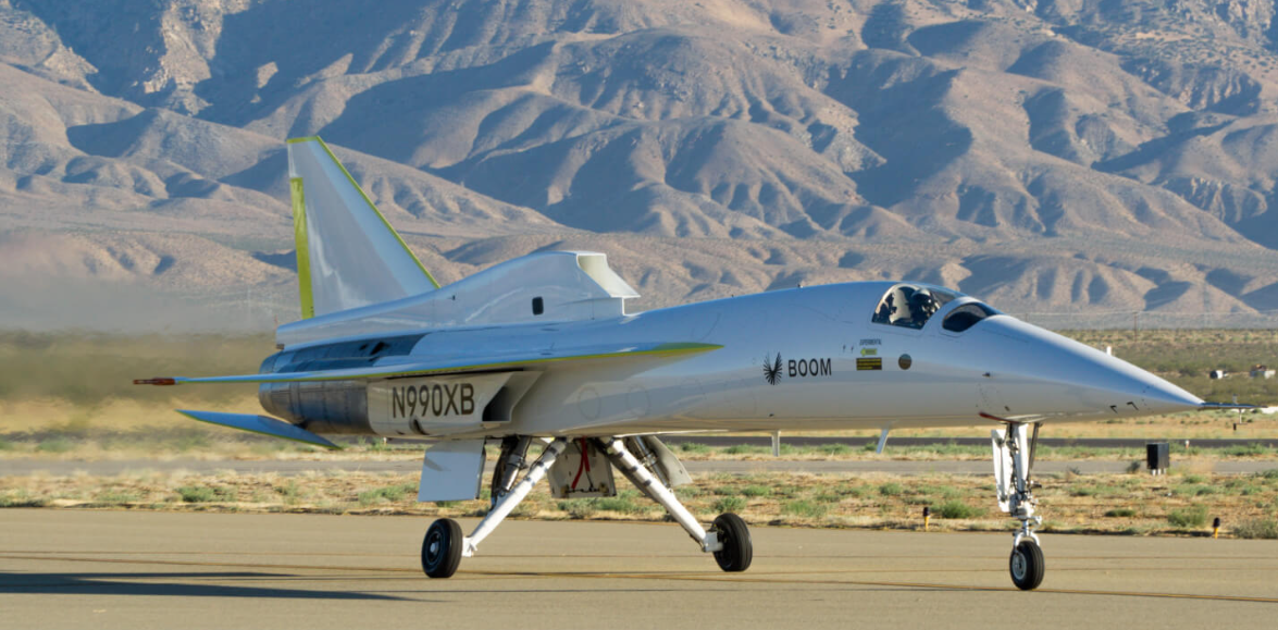 Новый гражданский сверхзвуковой реактивный самолет XB-1 начал испытания